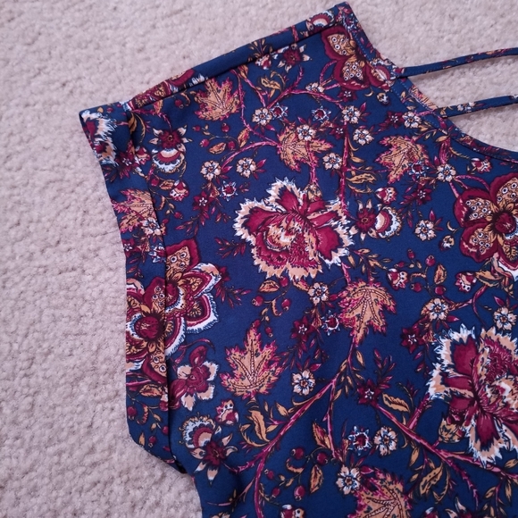 Dark Floral Scoop Neck Teal Green and Brown Short Sleeve Top - Picture 4 of 11